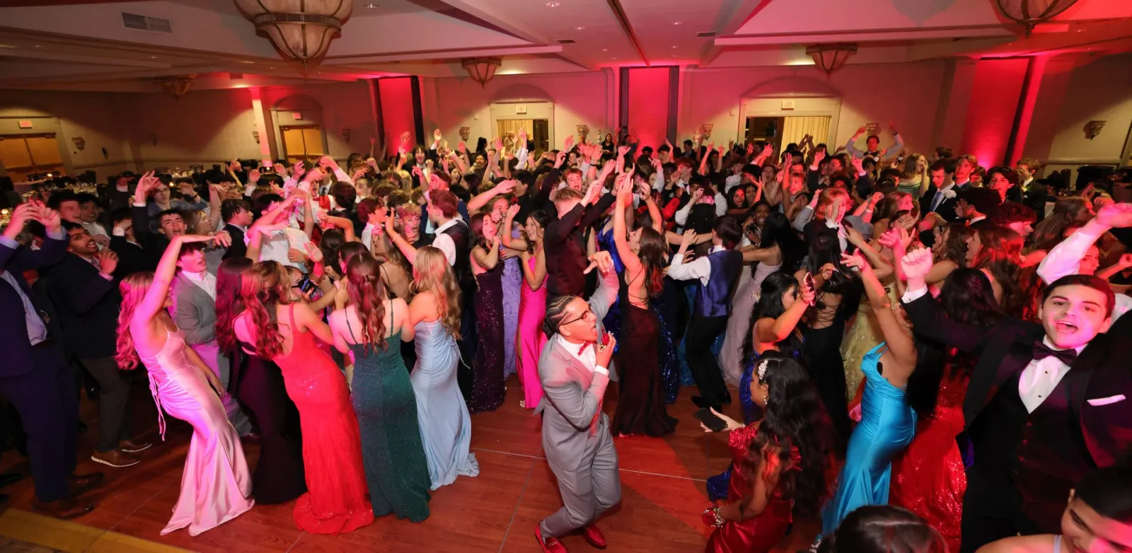 Packed dance floor at the Niskayuna Junior Prom at the Albany Marriott